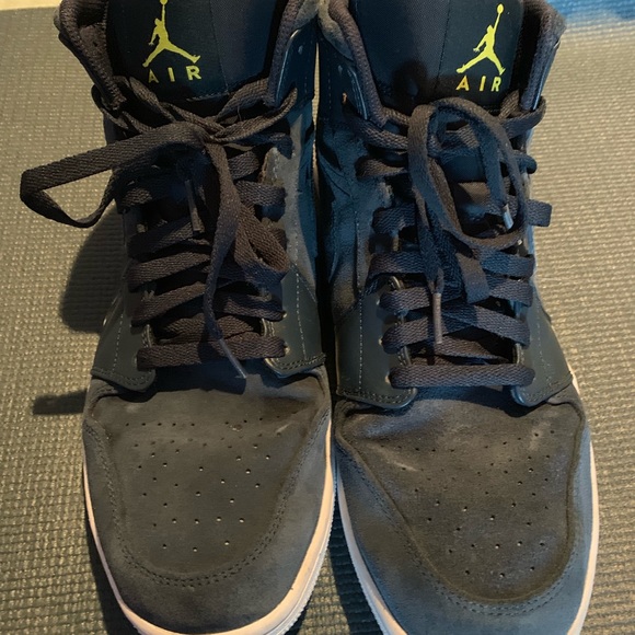 Jordan Shoes Nike Air Jordans Size 3 Retro One Mid Poshmark